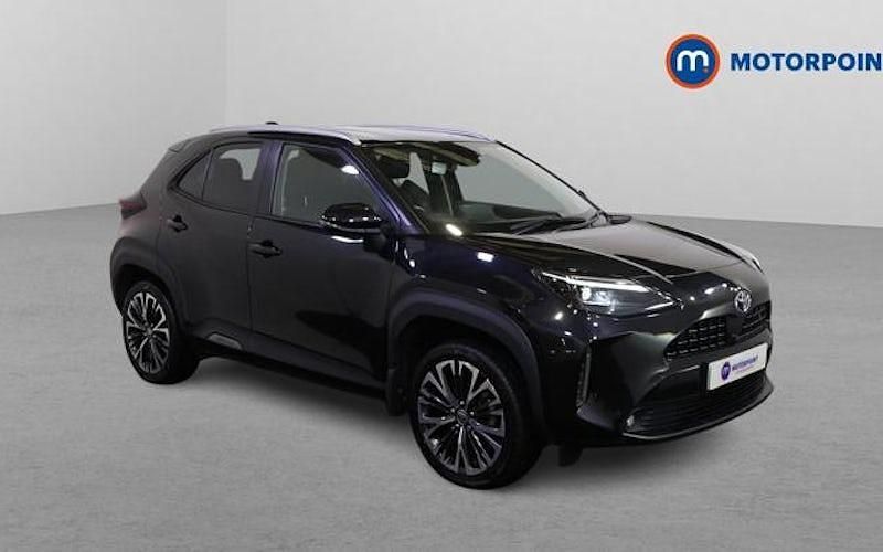 Used 2025 Toyota Yaris Hybrid Estate | £19,599 (Super price) - Image 1/4