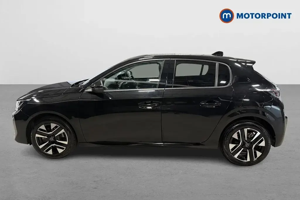 Używany Peugeot 208 Allure 101 KM (74 kW) 2025 Czarny Hatchback