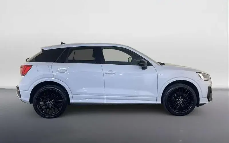 Used Audi Q2 Black Edition 150 HP (110 kW) 2021 White SUV