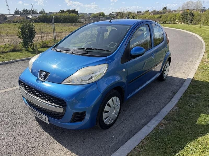 Used Peugeot 107 68 HP (50 kW) 2011 Blue Hatchback