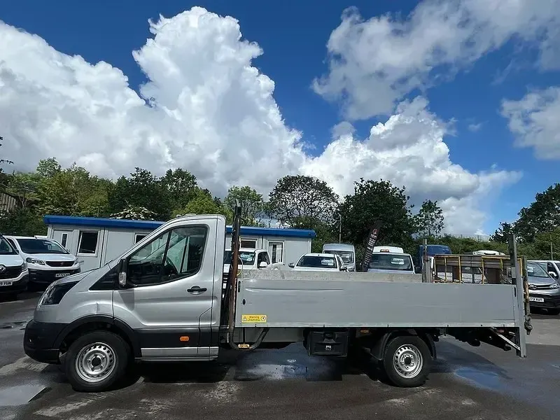 Używany Ford Transit S 130 KM (95 kW) 2022 Srebrny Kabriolet