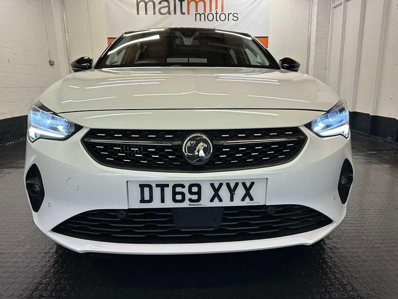 Used Vauxhall Corsa Elite 100 HP (73 kW) 2020 White Hatchback