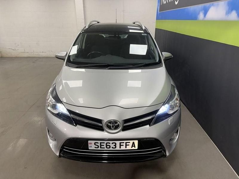 Used Toyota Verso Multidrive S 147 HP (108 kW) 2013 Silver MPV