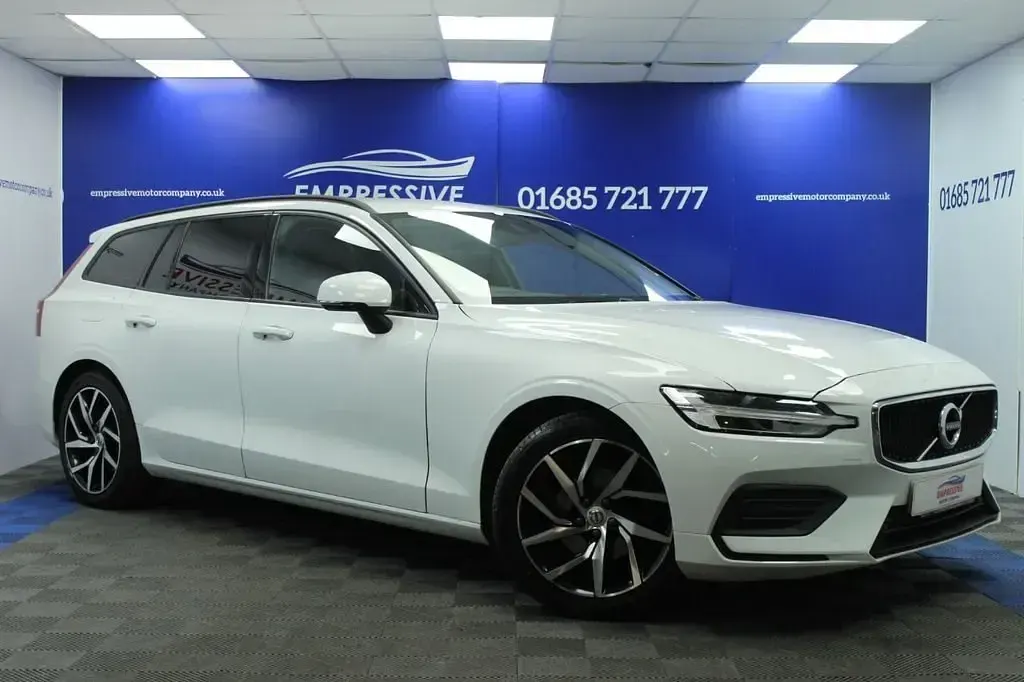 Usado Volvo V60 Momentum 150 CV (110 kW) 2019 Blanco Familiar