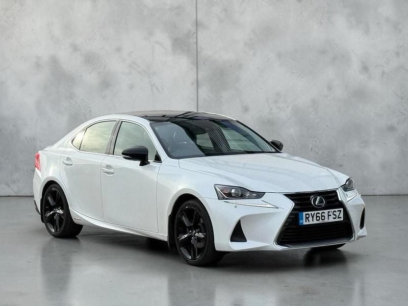 Used Lexus IS300h Sport Line 223 HP (164 kW) 2017 White Sedan