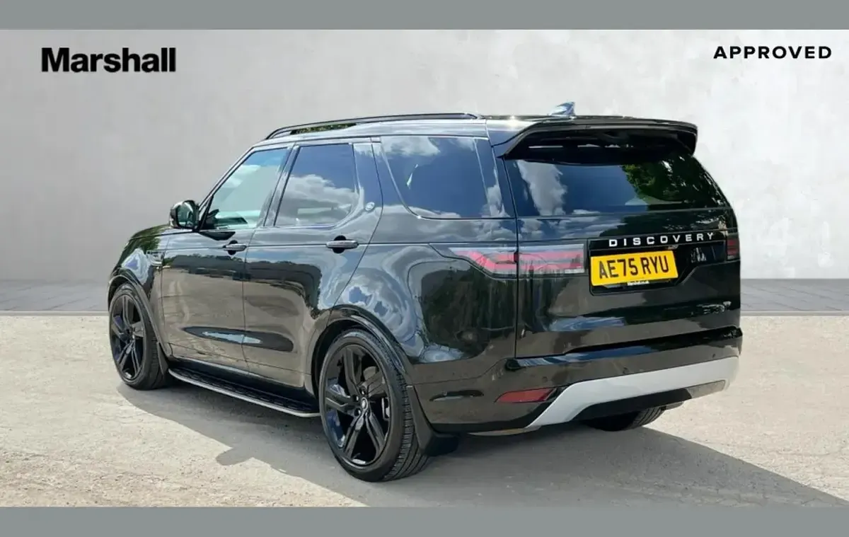 Used Land Rover Discovery 350 HP (257 kW) 2025 Black SUV