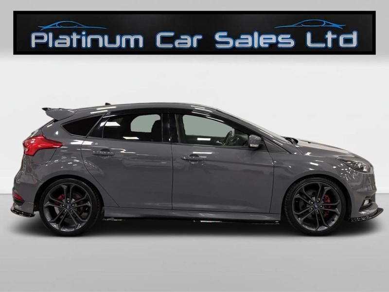 Used Ford Focus ST 185 HP (136 kW) 2016 Grey Hatchback