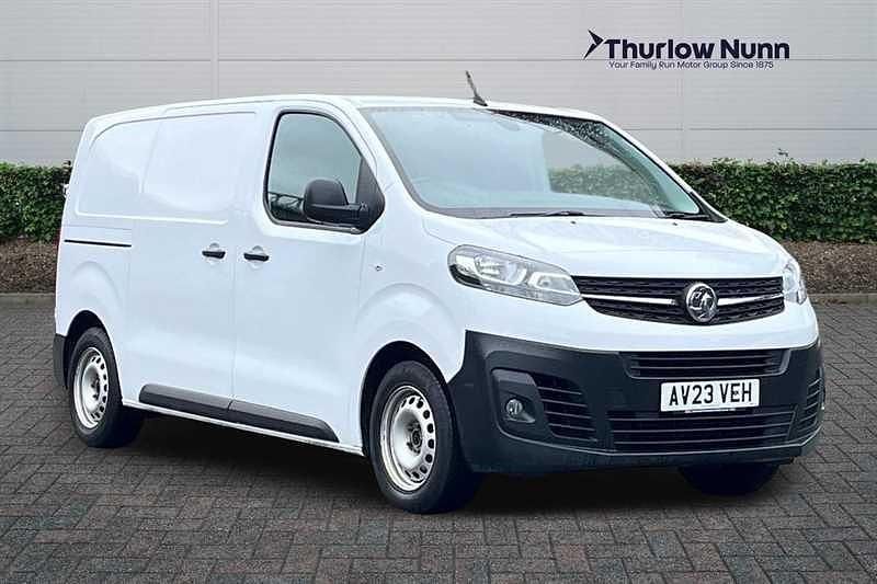 Used Vauxhall Vivaro 120 HP (88 kW) 2023 White MPV