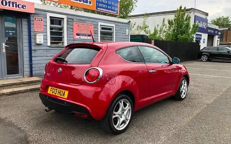 Used Alfa Romeo MiTo Distinctive 105 HP (77 kW) 2013 Red Hatchback