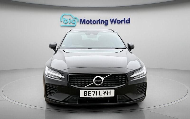 Used Volvo V60 R-Design 340 HP (250 kW) 2021 Black Estate