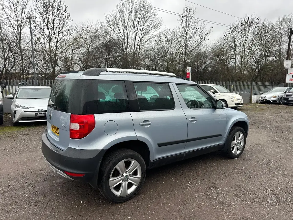 Gebraucht Skoda Yeti SE 105 PS (77 kW) 2011 Blau SUV