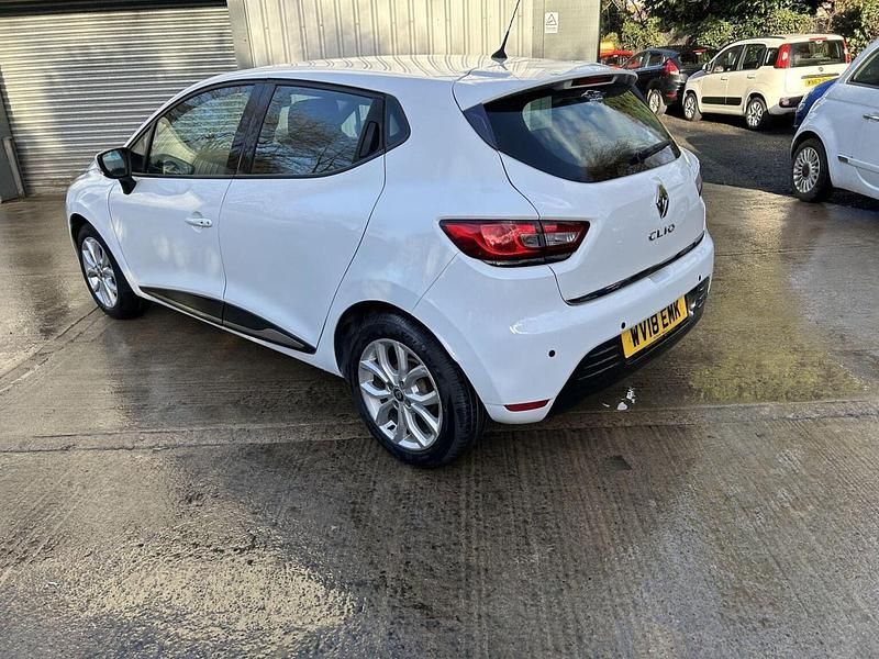 Used Renault Clio IV Dynamique 2018 White Hatchback