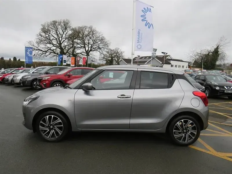 Używany Suzuki Swift SZ-L 83 KM (61 kW) 2023 Srebrny Hatchback