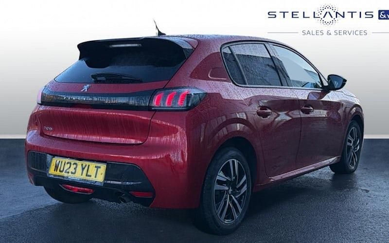 Used Peugeot 208 Allure+ 102 HP (75 kW) 2023 Red Hatchback