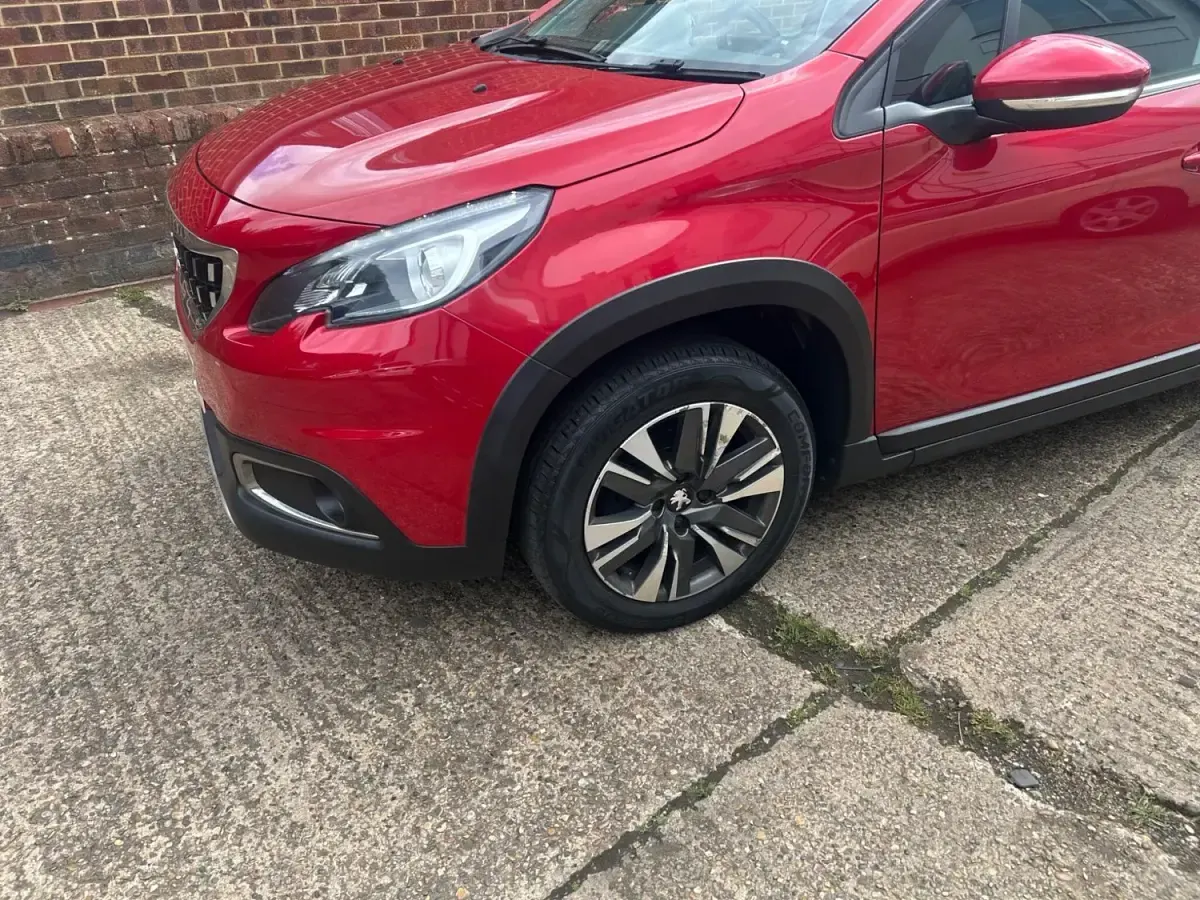 Käytetty Peugeot 2008 Allure 2017 Punainen Katumaasturi