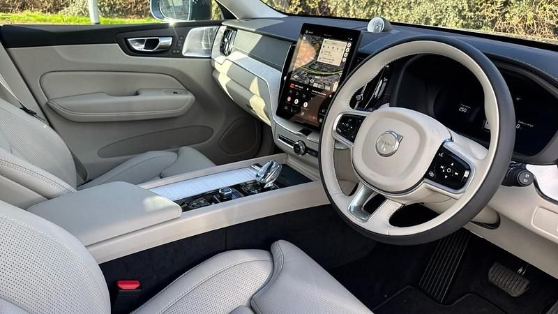 New Volvo XC60 Ultra 449 HP (330 kW) 2026 Blue SUV