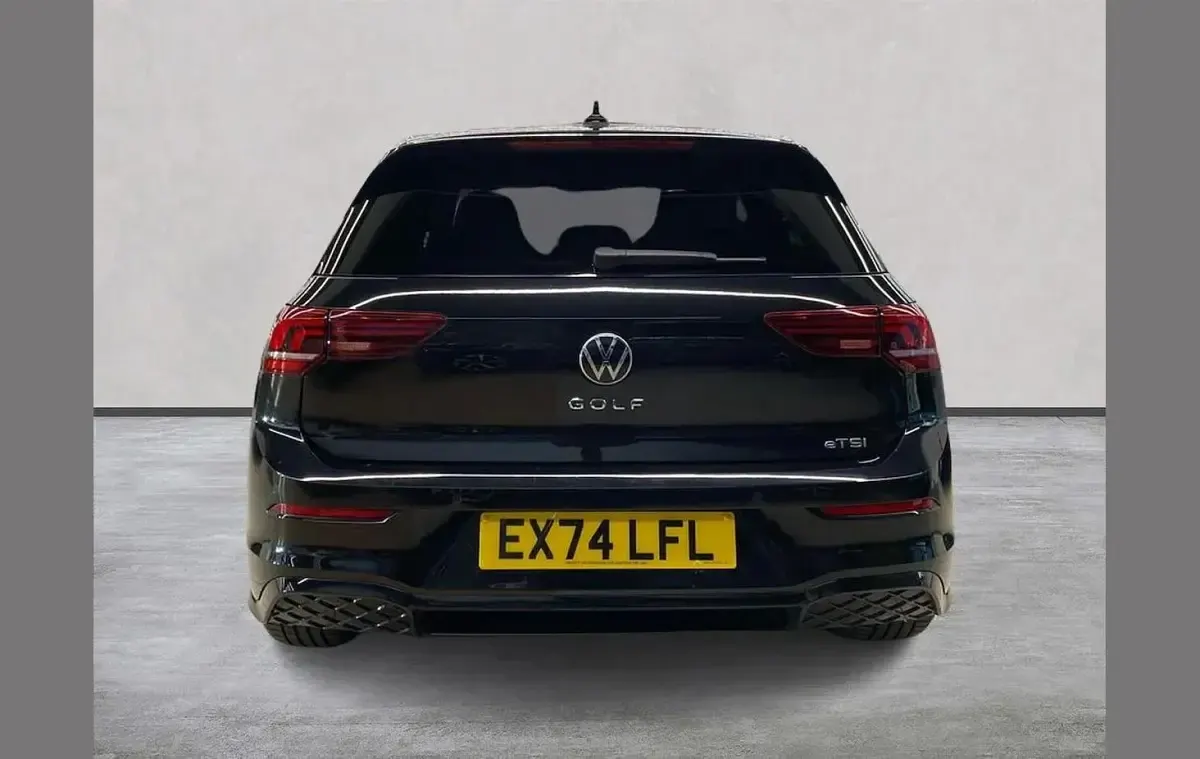 Used VW Golf VIII R-line 150 HP (110 kW) 2024 Black Hatchback