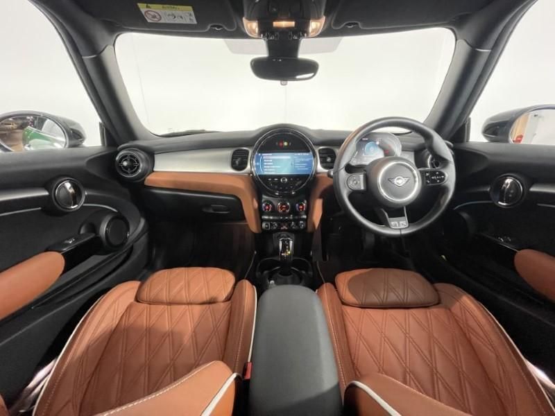 Used Mini Cooper Exclusive 134 HP (98 kW) 2023 Green Hatchback