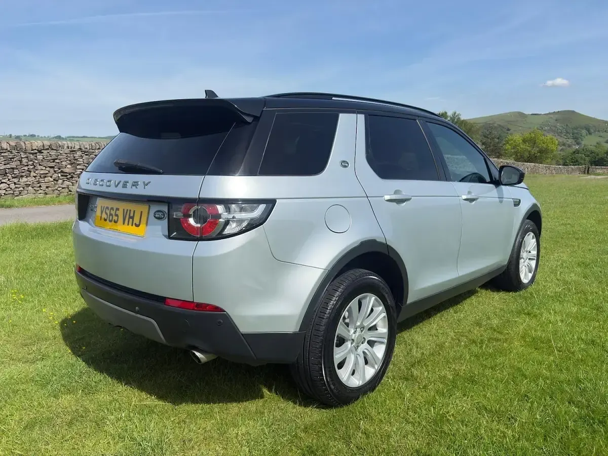 Used Land Rover Discovery Sport SE 190 HP (139 kW) 2015 Silver SUV