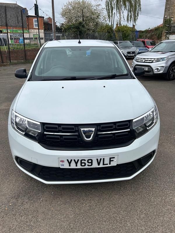 Begagnad Dacia Sandero Essentiel 2019 Vit Halvkombi