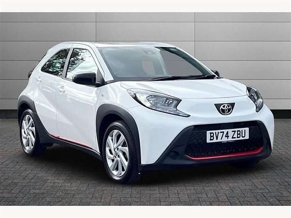 Pure white Used 2024 Toyota Aygo PURE Hatchback | £12,999 (Fair price) - Image 1/3
