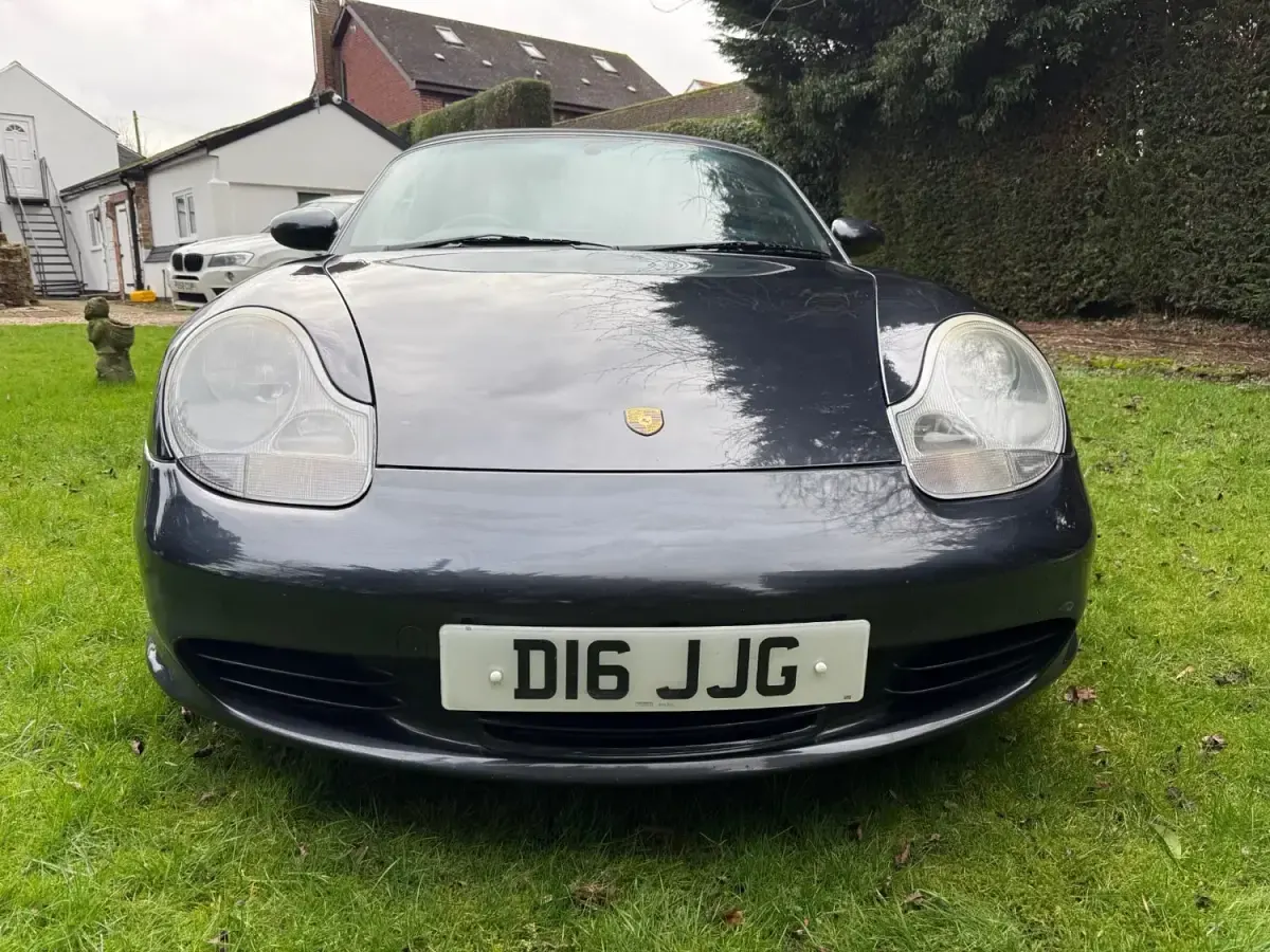 Usado Porsche Boxster 260 HP (191 kW) 2004 Cinzento Cabrios