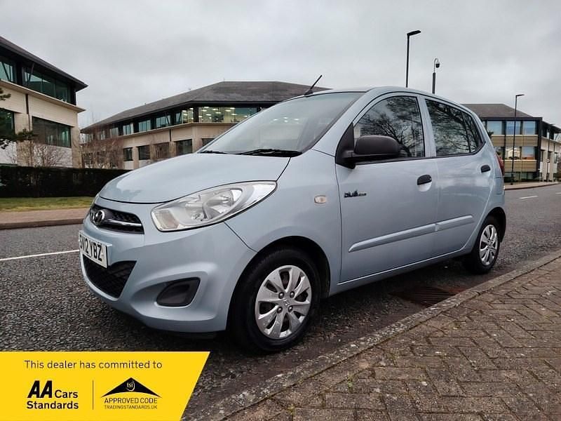 Used Hyundai i10 68 HP (50 kW) 2012 Silver Hatchback