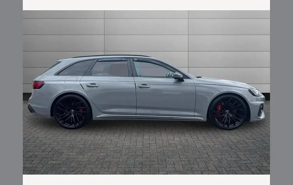 Used Audi RS4 Design 444 HP (326 kW) 2023 Grey Estate