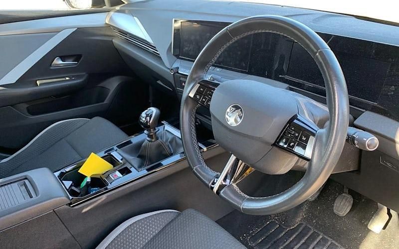 Used Vauxhall Astra Design Edition 110 HP (80 kW) 2025 Hatchback