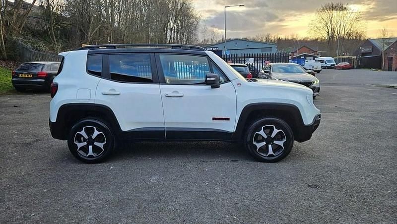 Used Jeep Renegade Trailhawk 170 HP (125 kW) 2020 White SUV