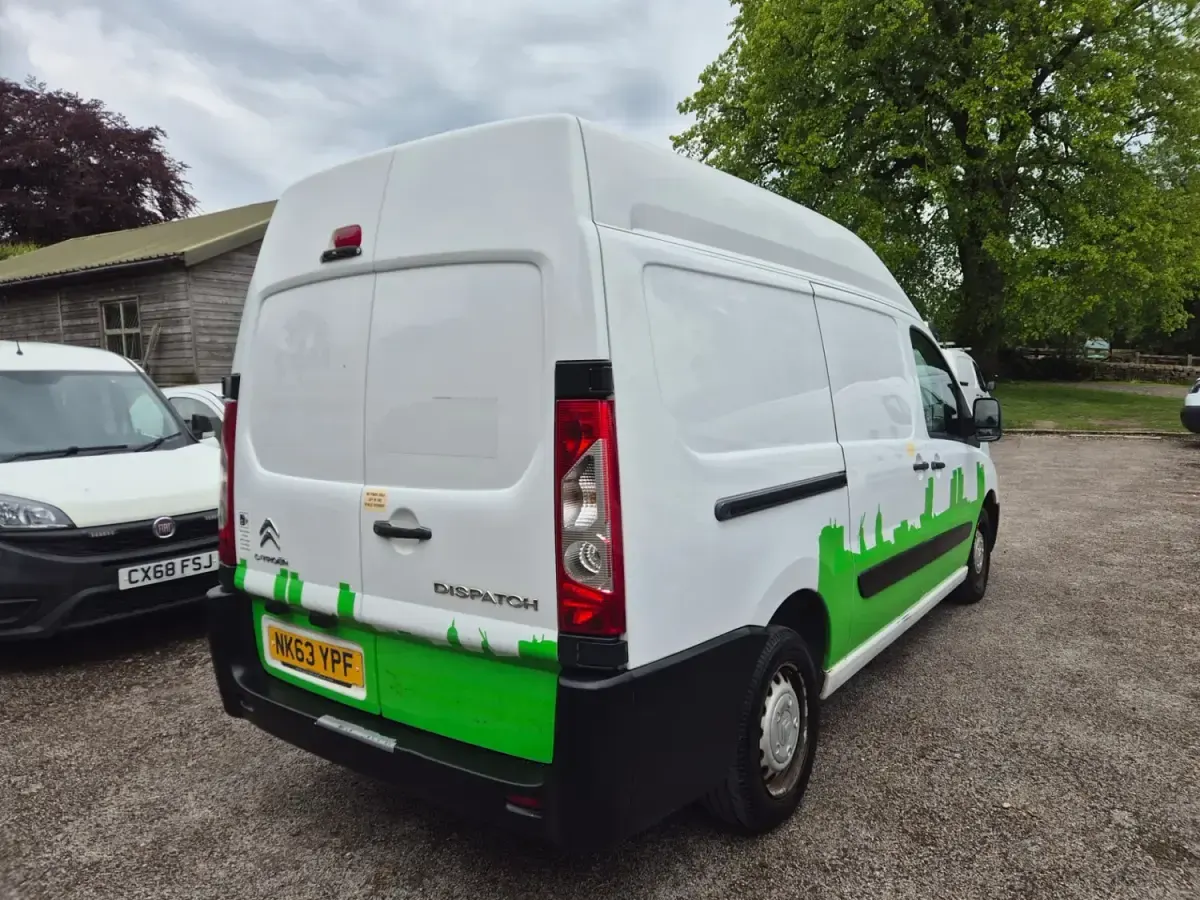 Usado Citroën Dispatch 125 HP (91 kW) 2013 Branco Monovolume