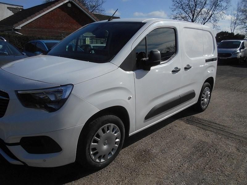 Used Vauxhall Combo Sportive 2020 White MPV