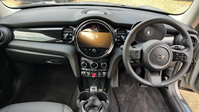 Used Mini Cooper Classic 136 HP (100 kW) 2024 Melting silver iii Hatchback