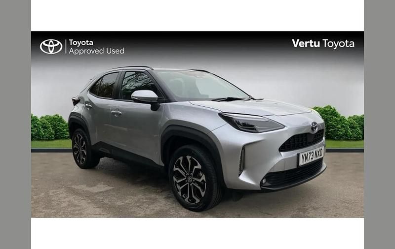 Silver Used 2024 Toyota Yaris Cross Design SUV | £21,005 (Good price) - Image 1/3