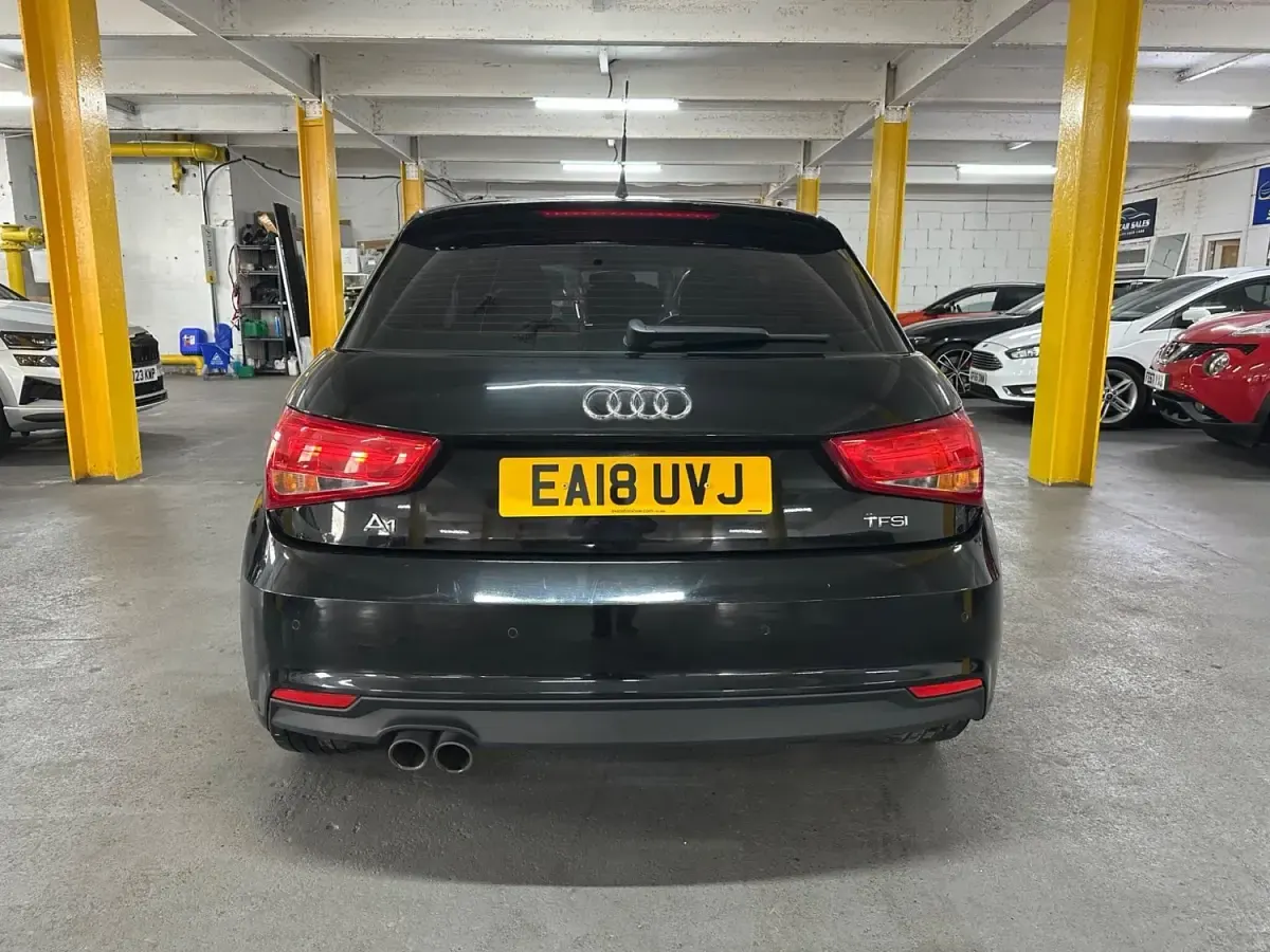 Begagnad Audi A1 Sportback Sport 2018 Svart Halvkombi