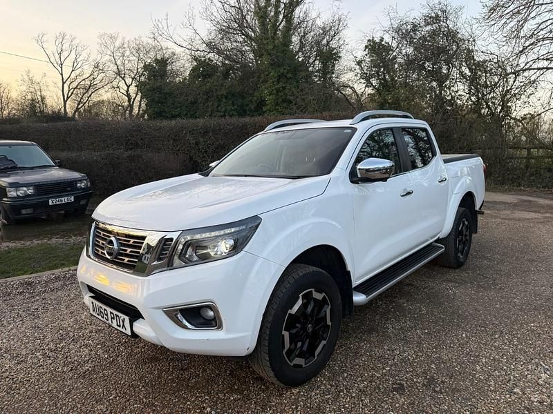 Used Nissan Navara Tekna 190 HP (139 kW) 2019 White Pickup