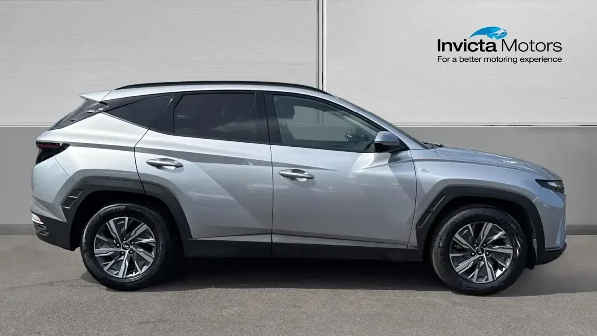 Usado Hyundai Tucson SE 180 CV (132 kW) 2023 Plateado SUV