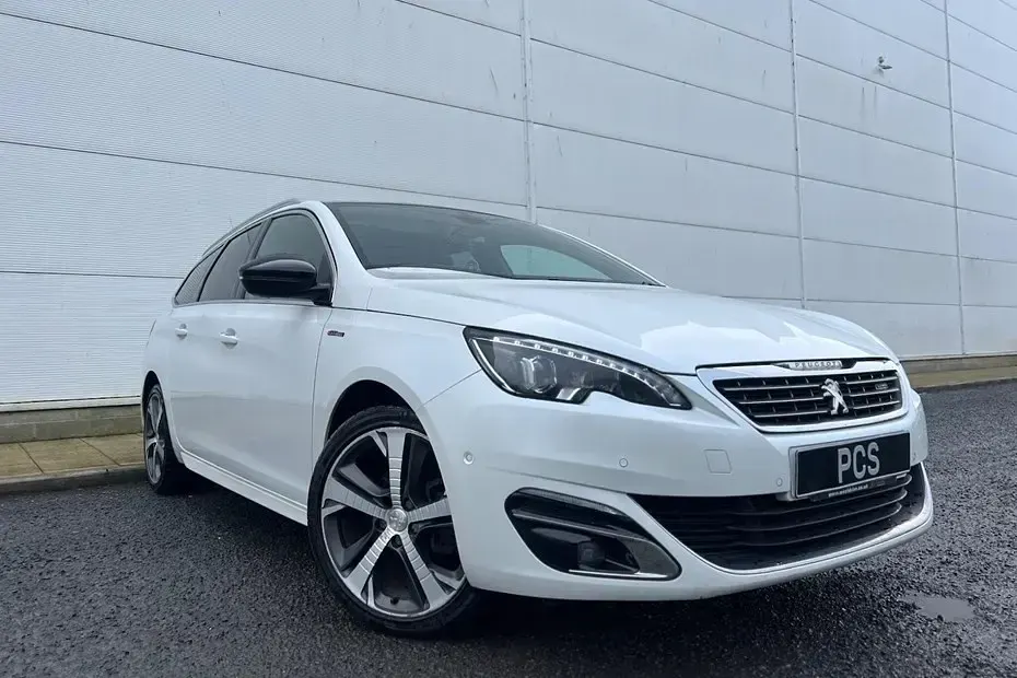 Used Peugeot 308 SW GT-line 120 HP (88 kW) 2016 White Estate