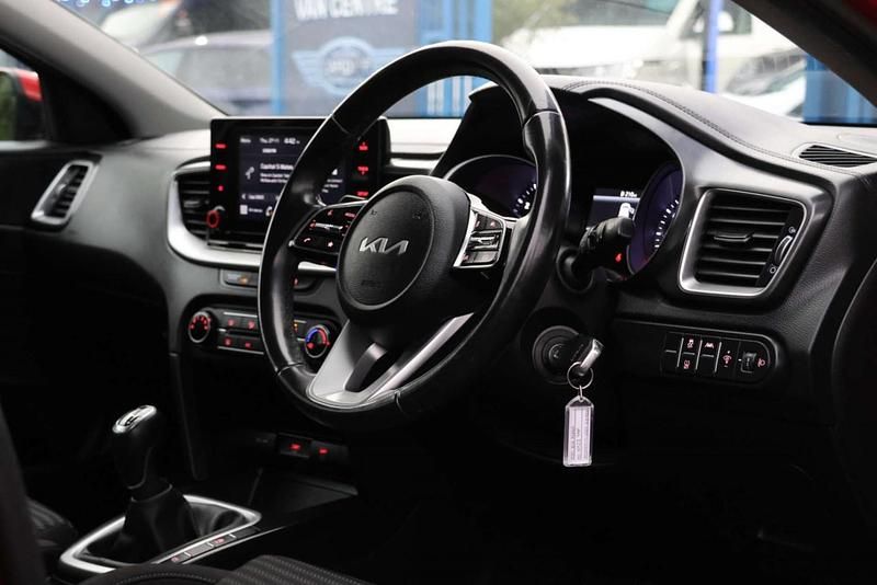 Used Kia XCeed 158 HP (116 kW) 2023 Red SUV