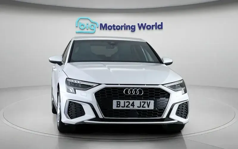 Used Audi A3 Sportback e-tron S-Line 204 HP (150 kW) 2024 White Hatchback