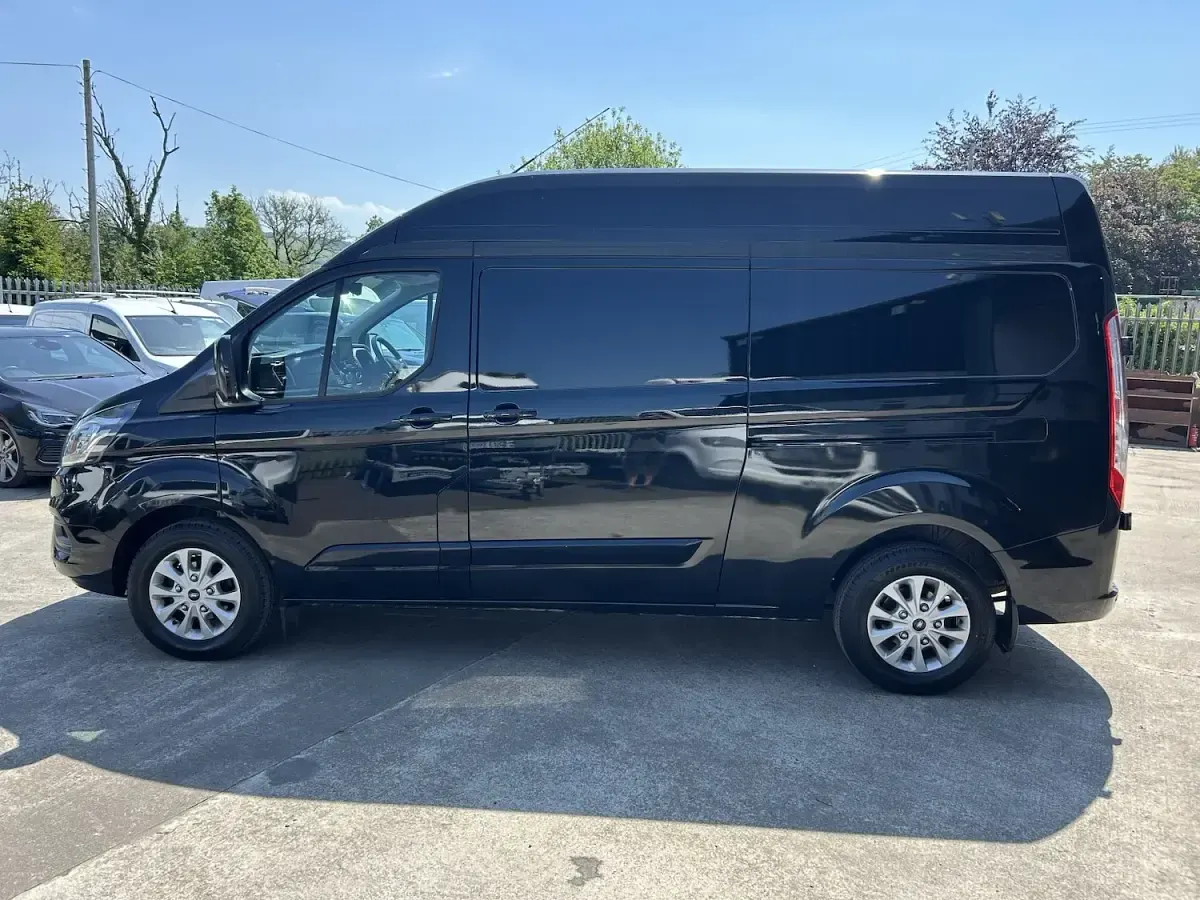 Used Ford Transit Custom Limited 130 HP (95 kW) 2023 Black Van