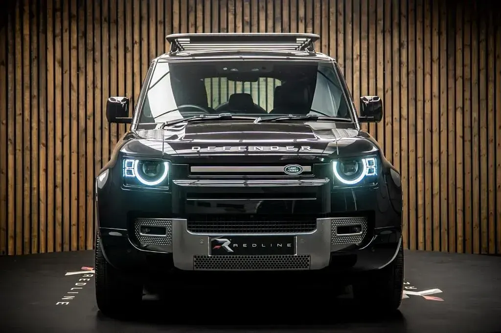Used Land Rover Defender SE Dynamic 2023 Black SUV