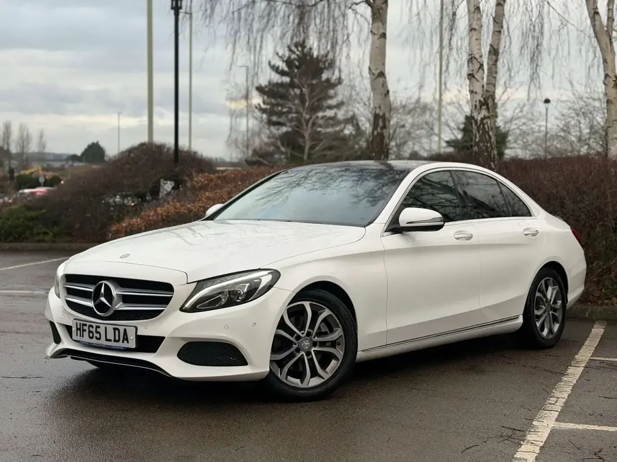 Used Mercedes C220 Premium 170 HP (125 kW) 2015 White Sedan