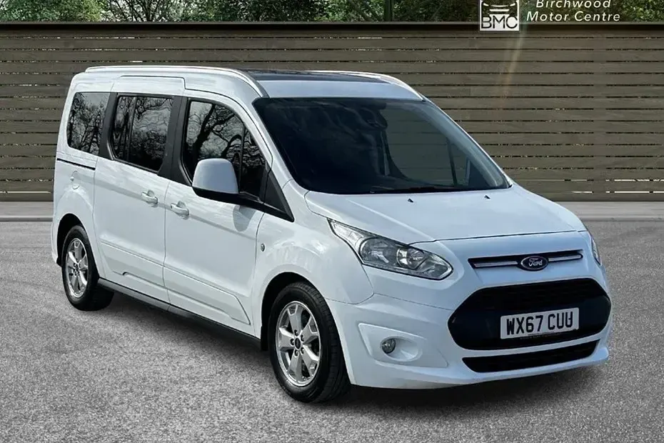 Used Ford Tourneo Connect Titanium 120 HP (88 kW) 2017 White MPV
