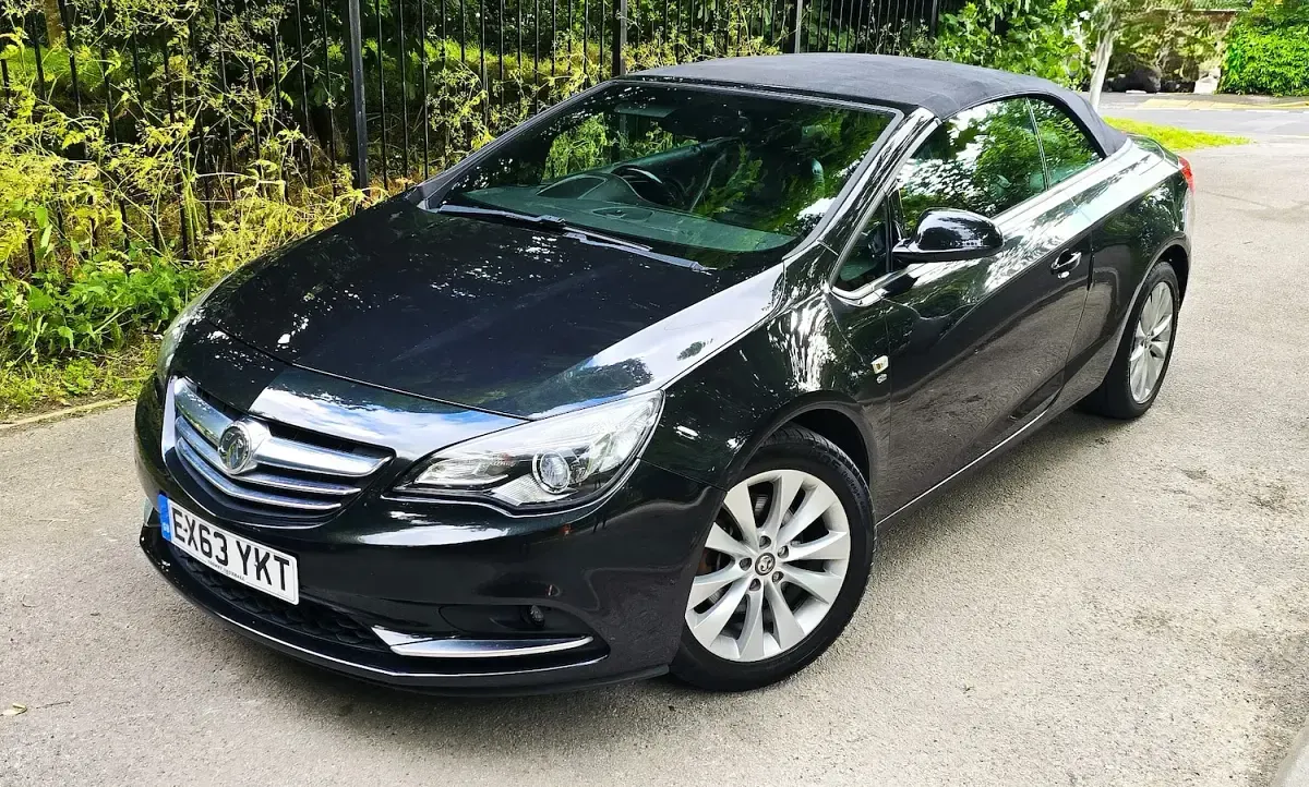 Used Vauxhall Cascada Elite 140 HP (102 kW) 2013 Black Cabriolet