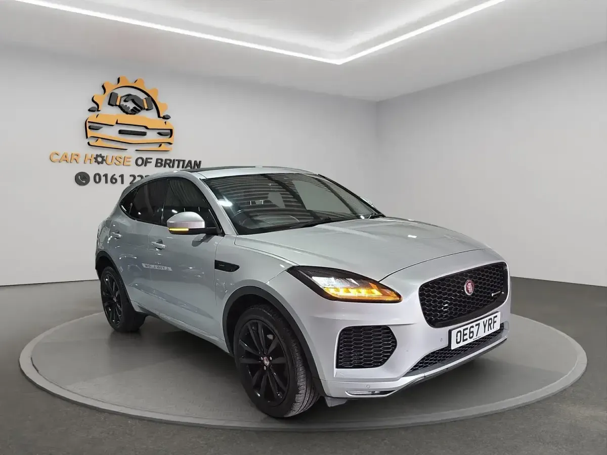 Usado Jaguar E-Pace R-Dynamic 180 HP (132 kW) 2018 Prateado SUV