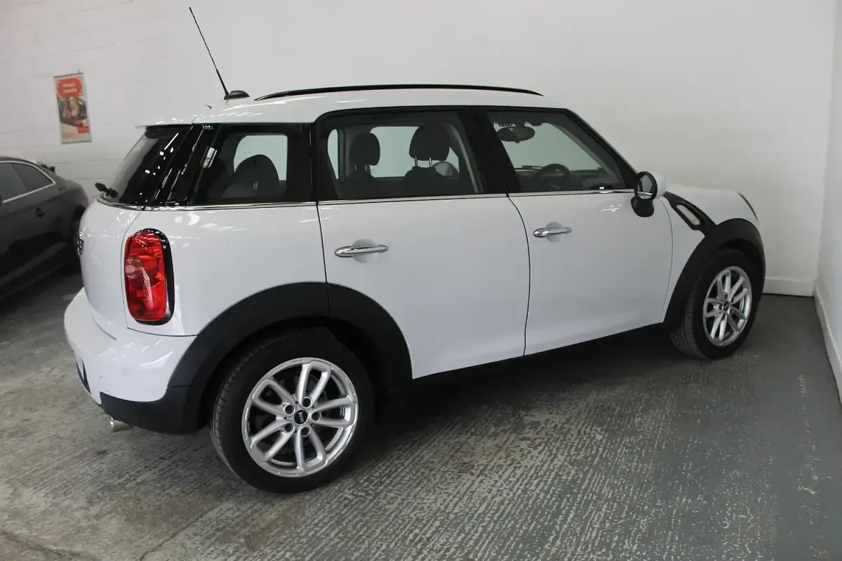 Usado Mini Cooper D Countryman Business 112 CV (82 kW) 2014 Blanco SUV