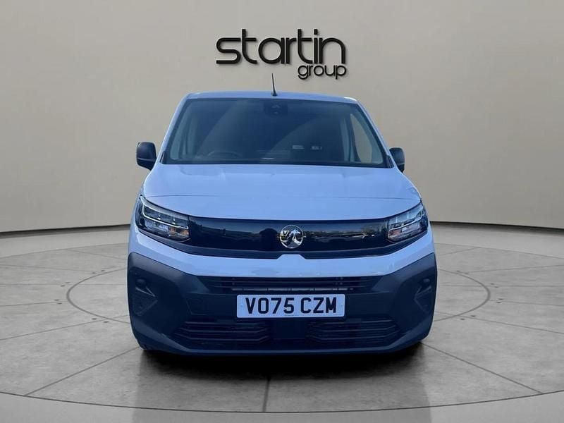 Used Vauxhall Combo 129 HP (94 kW) 2025 White Van