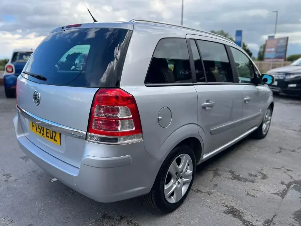 Used Vauxhall Zafira Active 2009 Silver MPV