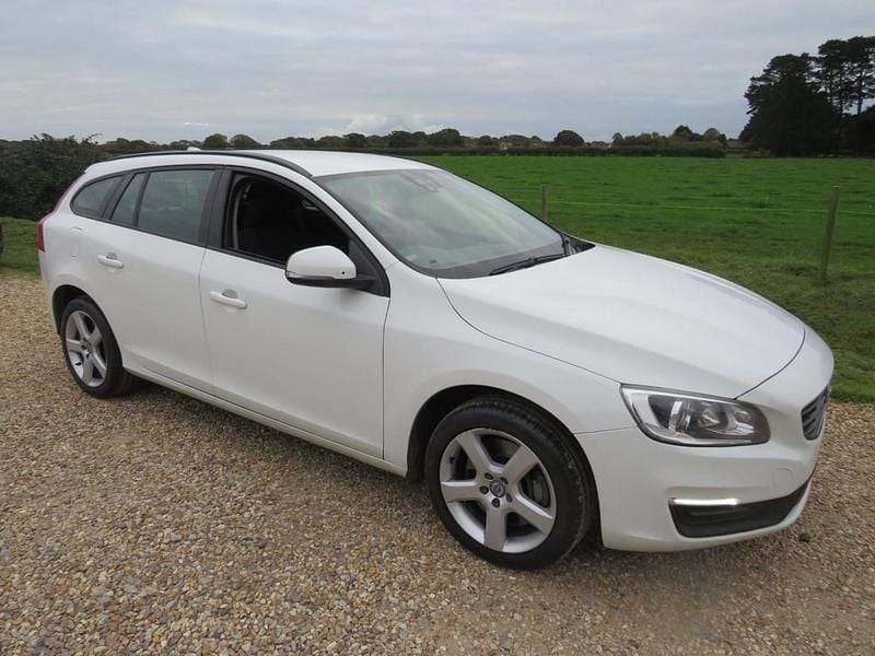 White Used 2018 Volvo V60 Estate | £6,450 (Good price) - Image 1/4
